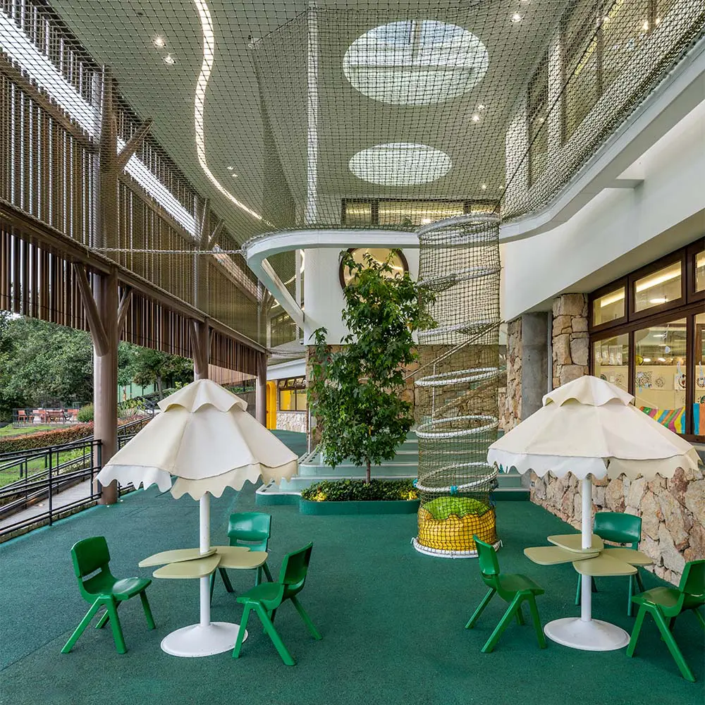 Un bosque para aprender y descubrir: el nuevo edificio del colegio gimnasio los cerros en bogotá