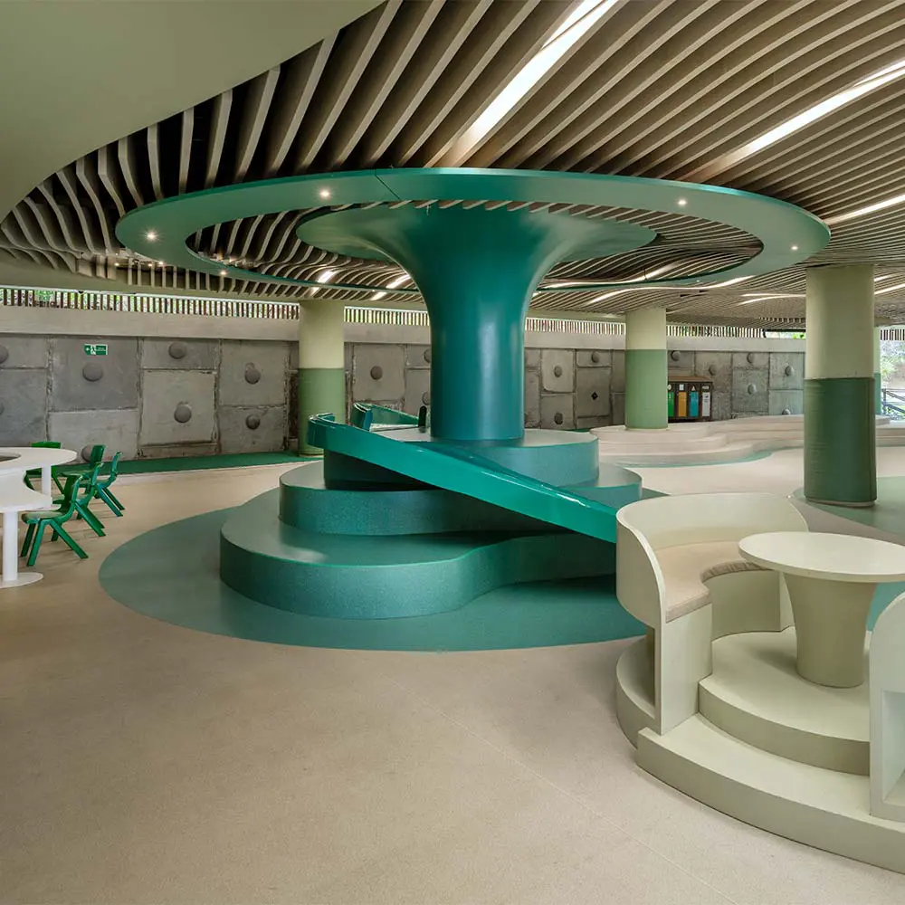 Un bosque para aprender y descubrir: el nuevo edificio del colegio gimnasio los cerros en bogotá