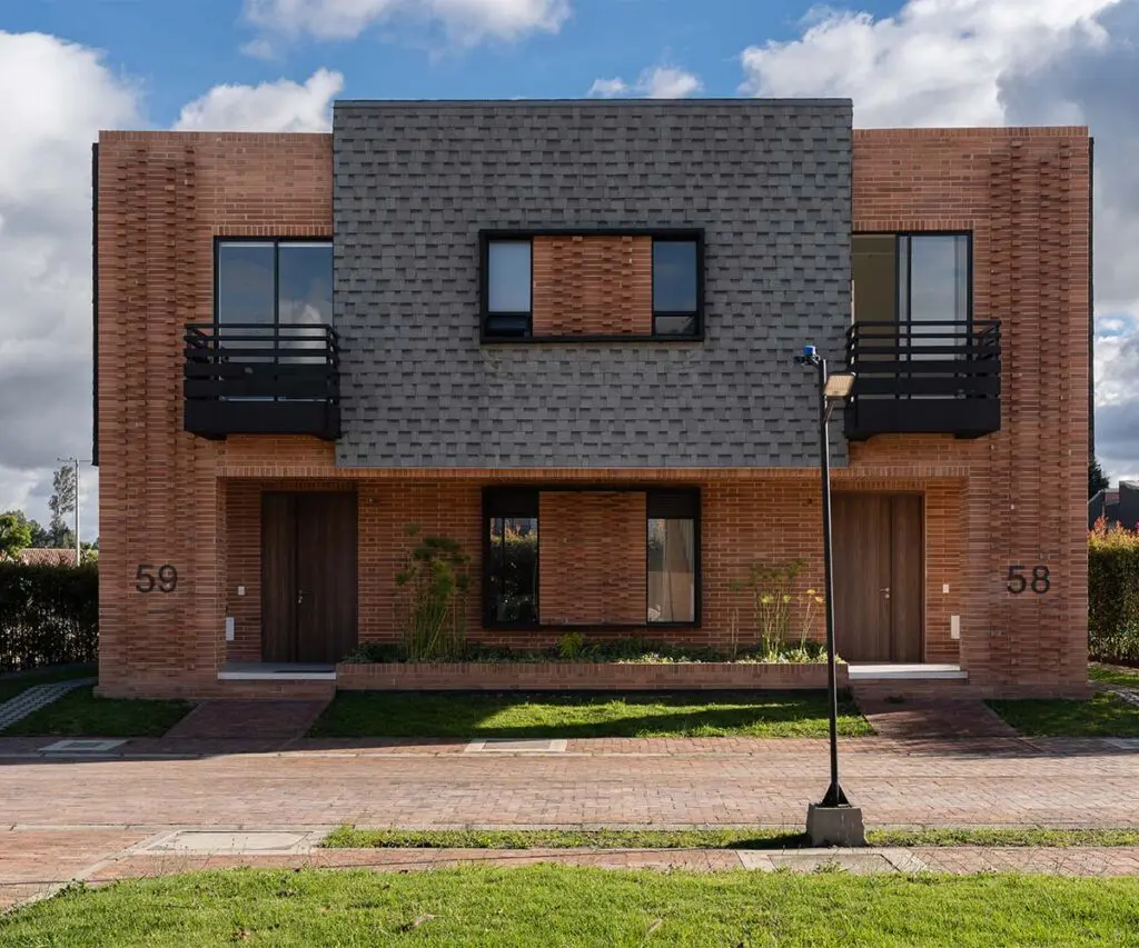 La vida entre lo urbano y lo campestre: el nuevo refugio residencial en chía Casas en chía
