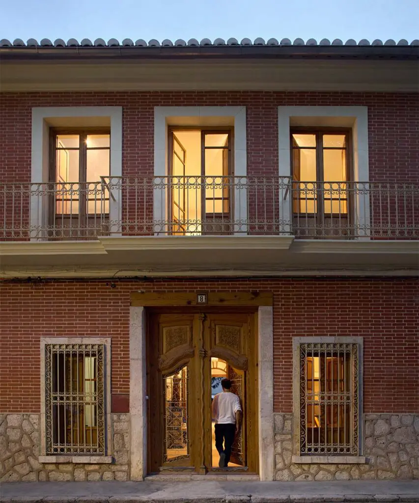 La renovación de una casa familiar en españa que conecta ocho décadas de memoria La renovación de una casa familiar en españa que conecta ocho décadas de memoria