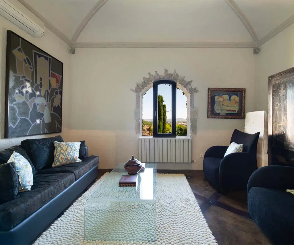 Descubra una masía catalana del siglo xv: un viaje por la arquitectura de casa rufina