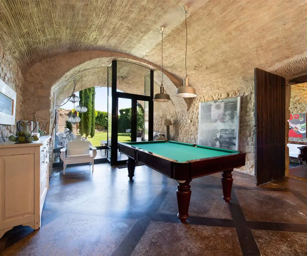 Descubra una masía catalana del siglo xv: un viaje por la arquitectura de casa rufina
