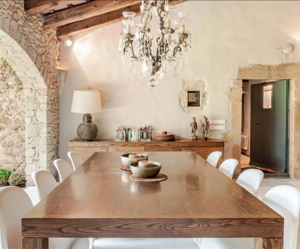 Descubra una masía catalana del siglo xv: un viaje por la arquitectura de casa rufina