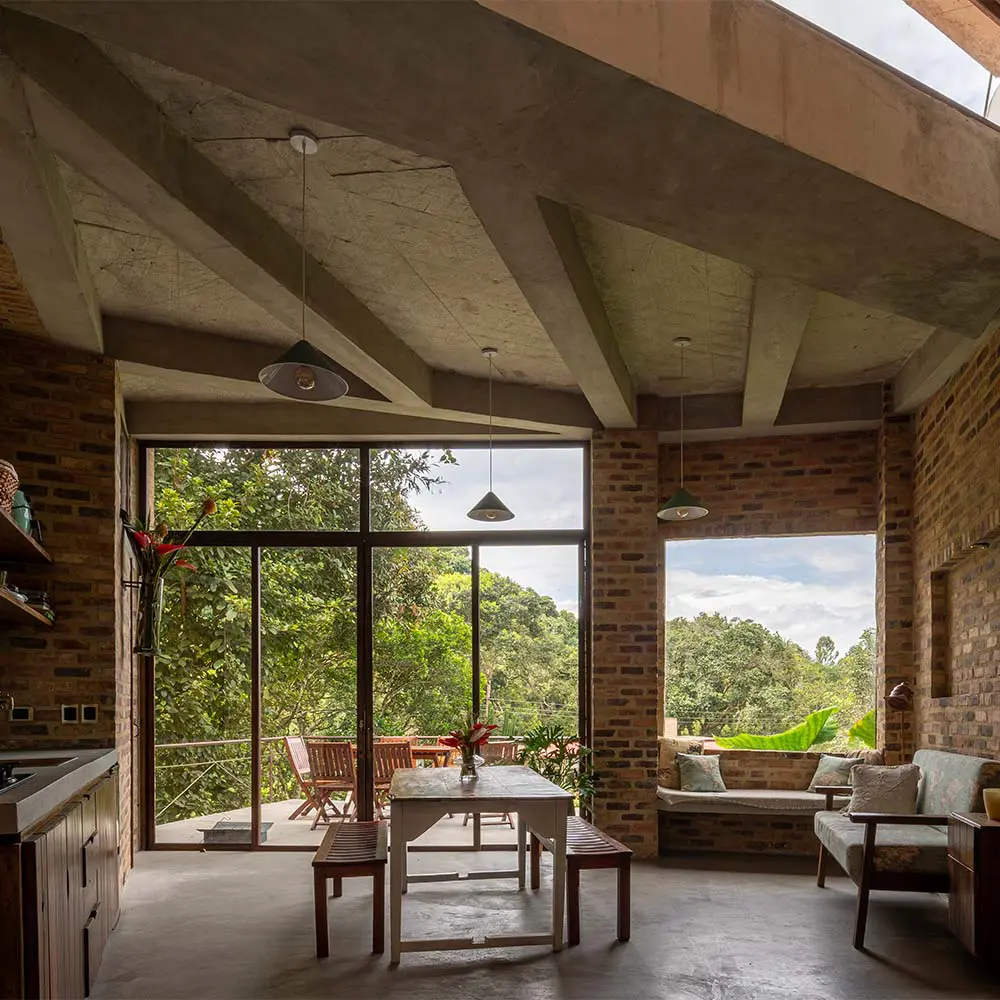 Quiebres, cubiertas y un cilindro de ladrillo: así se configura esta casa en cundinamarca Quiebres, cubiertas y un cilindro de ladrillo: así se configura esta casa en cundinamarca