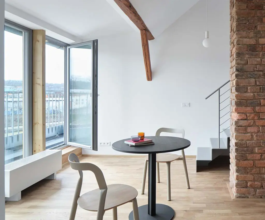 Una nueva vida para un edificio: cuatro sorprendentes apartamentos en praga