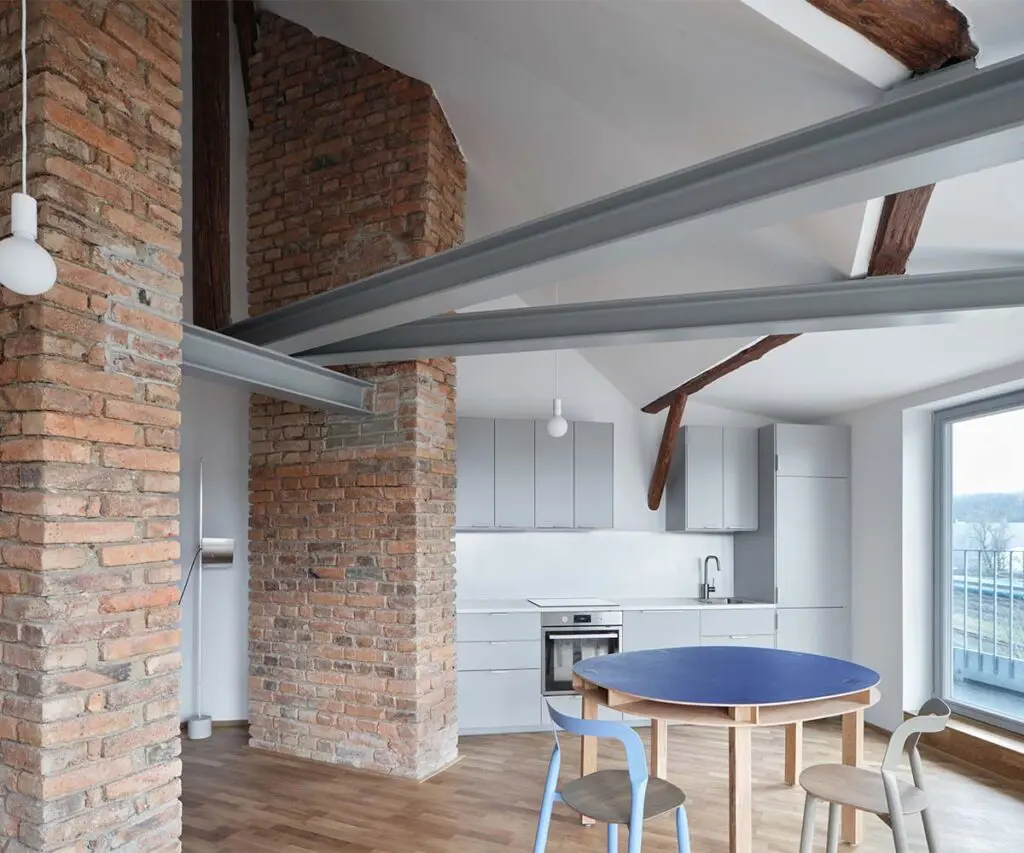 Una nueva vida para un edificio: cuatro sorprendentes apartamentos en praga