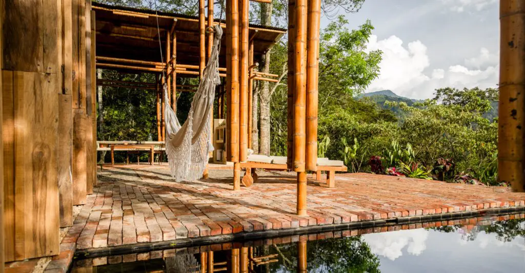 Estos ecohoteles en medio de la montaña están apenas a 90 minutos de bogotá Ecohoteles el escondite y la conchita