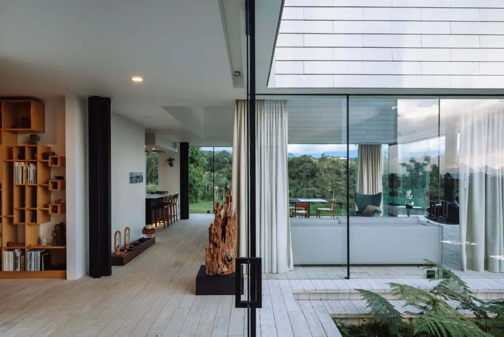Una casa en pereira que ofrece una vista de 360 grados sobre la vegetación tropical y la geografía del entorno Una casa en pereira que ofrece una vista de 360 grados sobre la vegetación tropical y la geografía del entorno