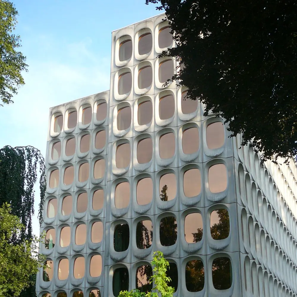 Conozca el cbr building, un ícono del brutalismo en bélgica