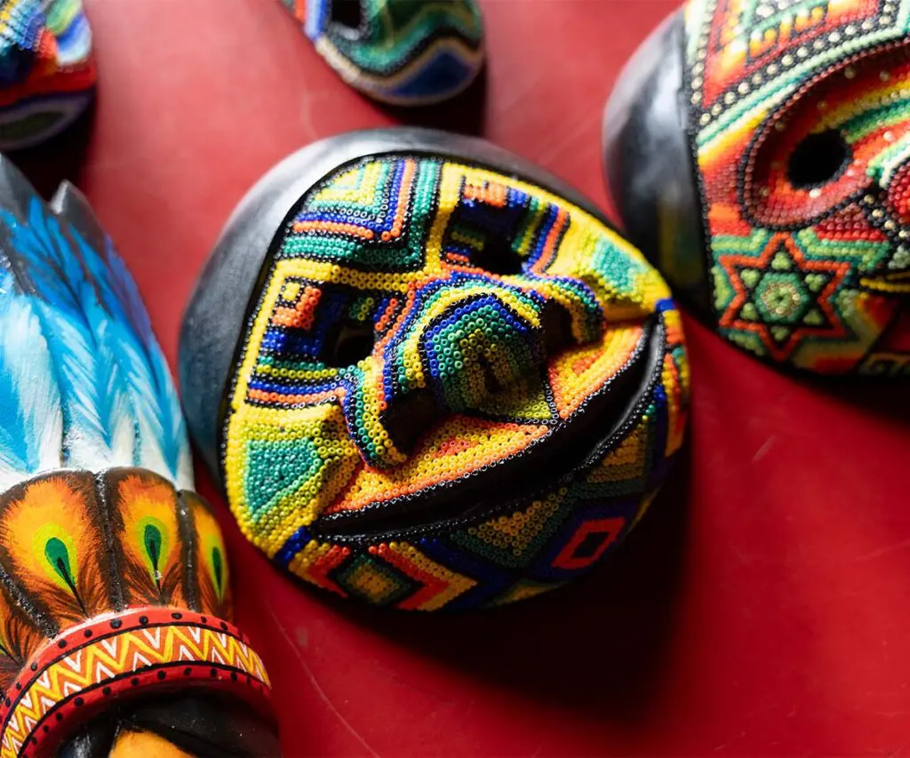 Las máscaras de madera que mantienen viva la tradición del pueblo kamëntšá, putumayo