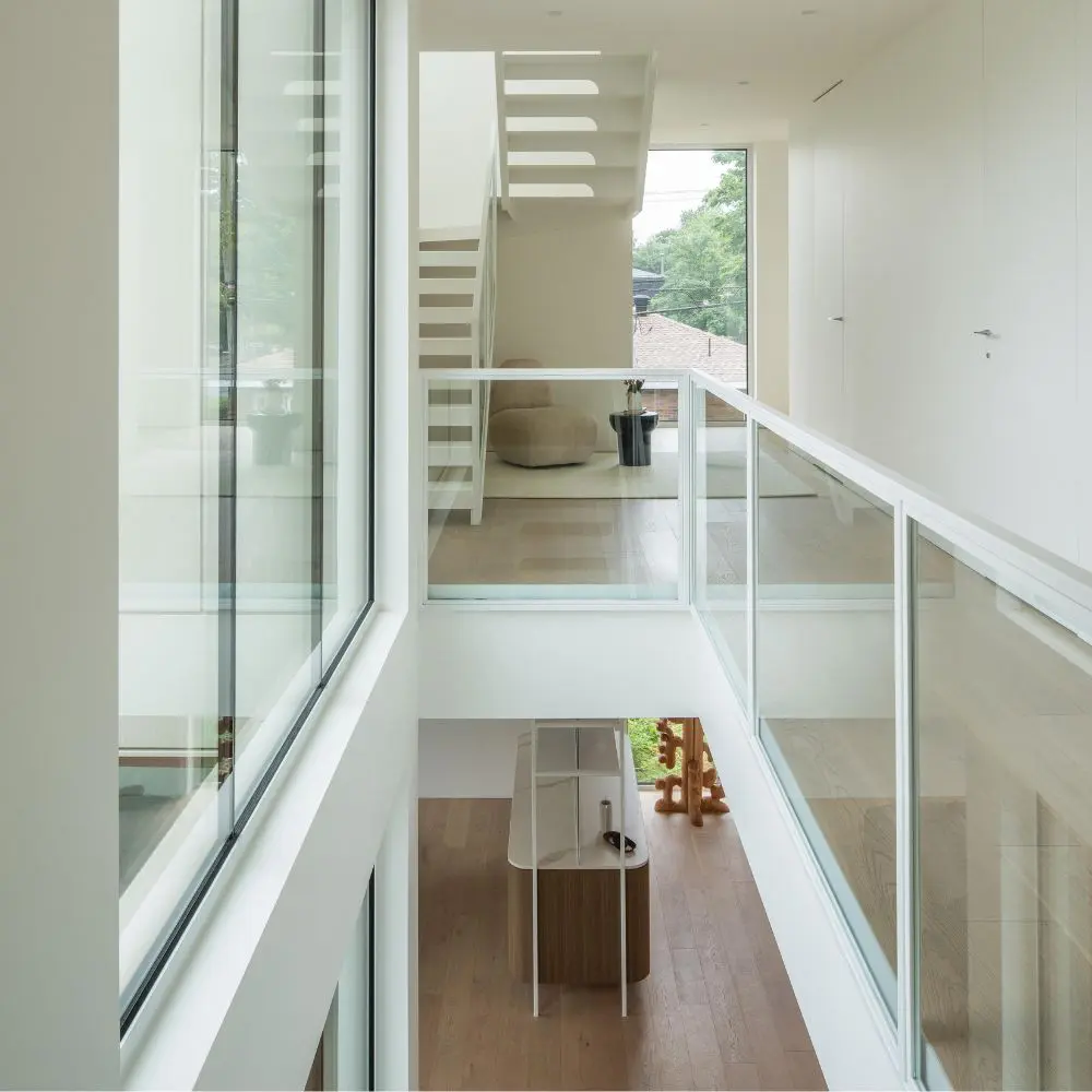 El minimalismo japonés y el feng shui se encuentran en esta casa canadiense El minimalismo japonés y el feng shui se encuentran en esta casa canadiense