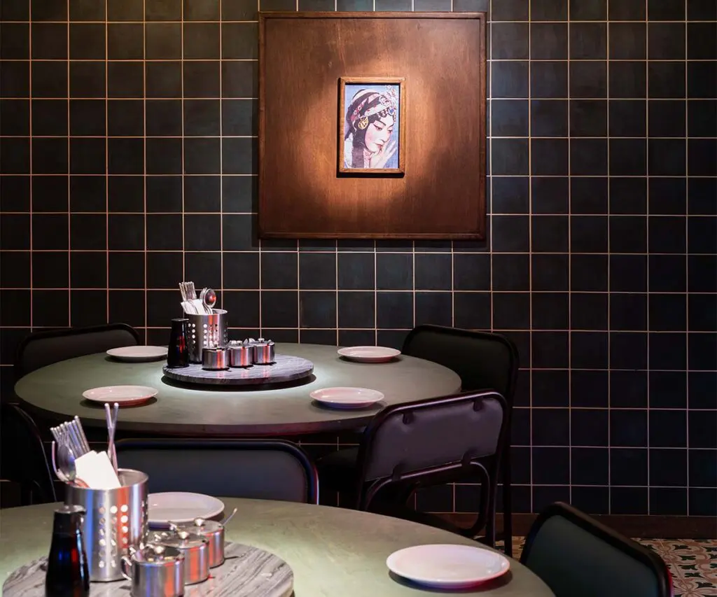 Leidy mei, el restaurante de álvaro clavijo en bogotá, inspirado en la estética de los barrios chinos