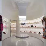 12993Alexander McQueen Flagship Store Design Interior 1 VISTIENDO CUERPOS Y CIUDADES