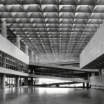 Facultad de Arquitectura y Urbanismo (FAU), Sao Paulo, Brasil. Parte de la exposición Latinoamérica en construcción exhibida en el MoMA, 2015.