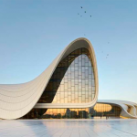 Heydar Aliyev, obra por la arquitecta Zaha Hadid, finalista en el Design of the year 2015.