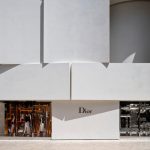 dior miami barbarito bancel revista axxis 3 Volúmenes con movimiento visten la fachada de Dior en Miami