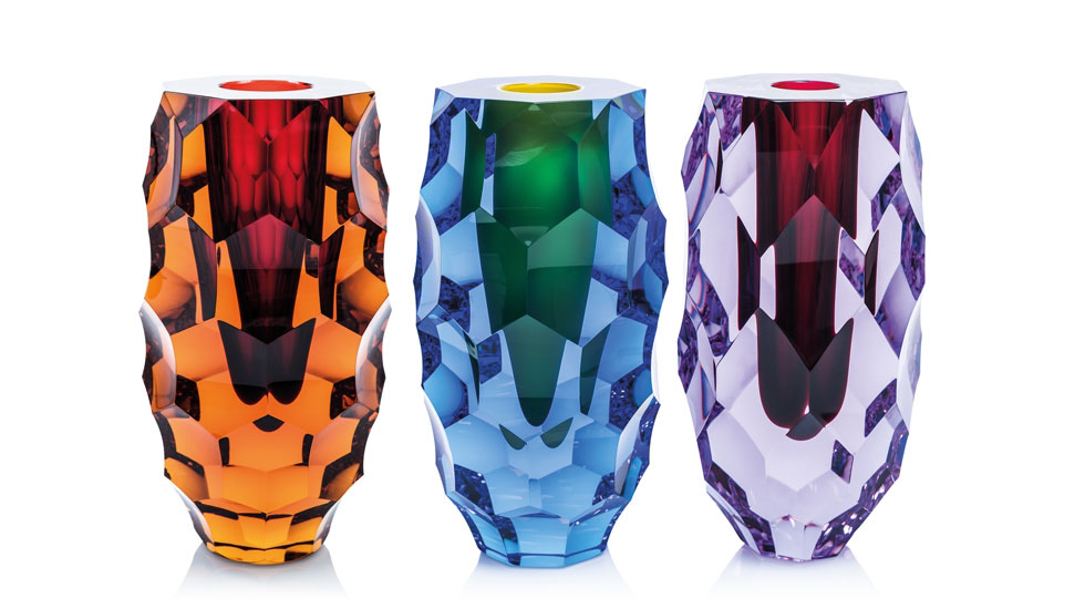 El cristal facetado de Moser explora el color ganando admiradores alrededor del mundo