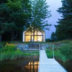 yh2 architecture axxis 20 Una casa de madera con vista a un lago que permite una verdadera comunión con la naturaleza
