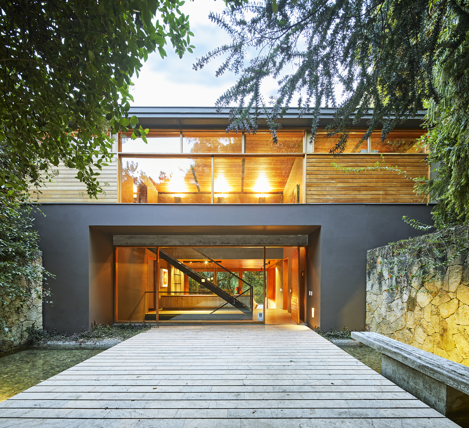 Conozca esta casa increíble construida entre las montañas cerca a Bogotá