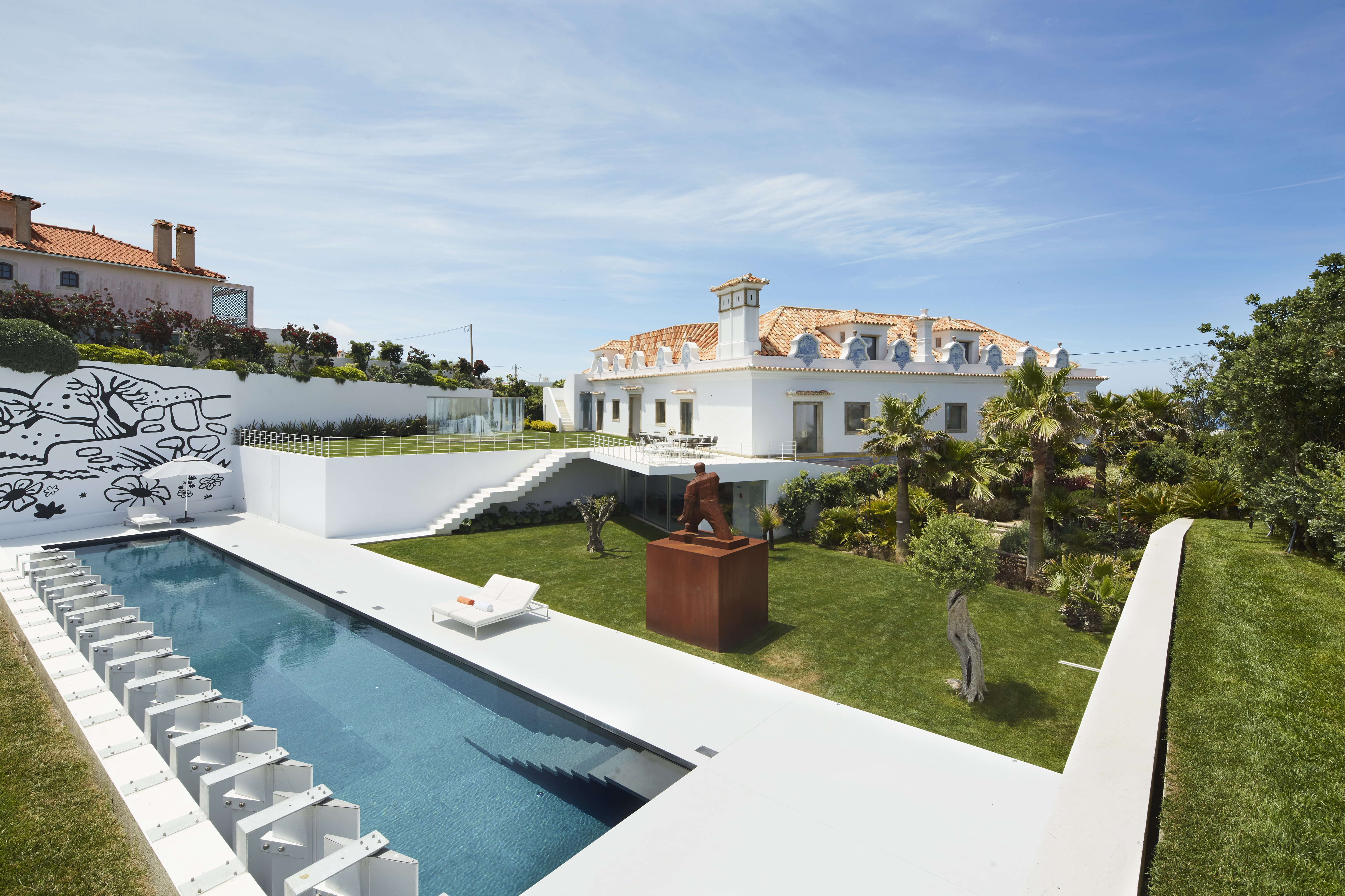 La casa perfecta para un coleccionista en Portugal fue intervenida por un arquitecto colombiano