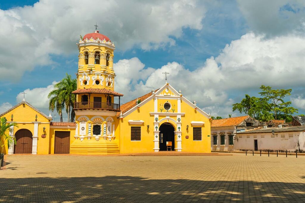 MOMPOX CONTEXTO 01 Los centros históricos del Caribe colombiano: patrimonios vivos