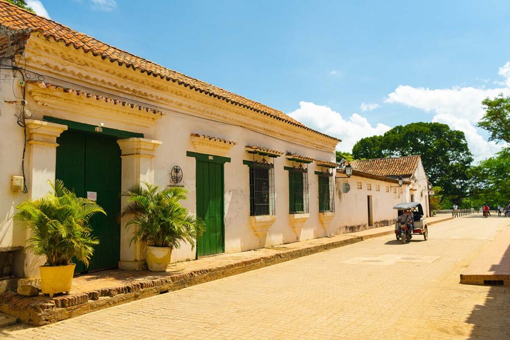 MOMPOX CONTEXTO 02 Los centros históricos del Caribe colombiano: patrimonios vivos