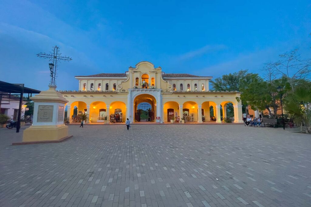 MOMPOX CONTEXTO 29 Los centros históricos del Caribe colombiano: patrimonios vivos