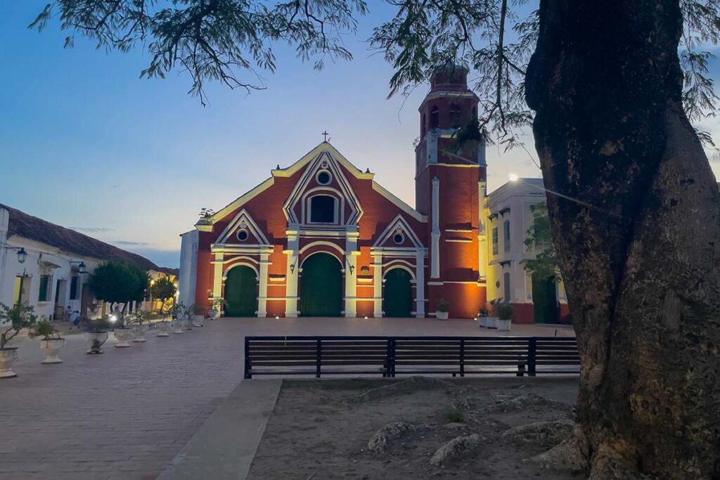 MOMPOX CONTEXTO 30 Los centros históricos del Caribe colombiano: patrimonios vivos
