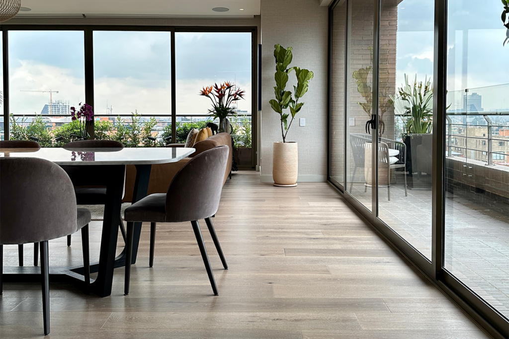Albornoz 2 Un ‘penthouse’ en Bogotá en el que los protagonistas son la madera y la vista