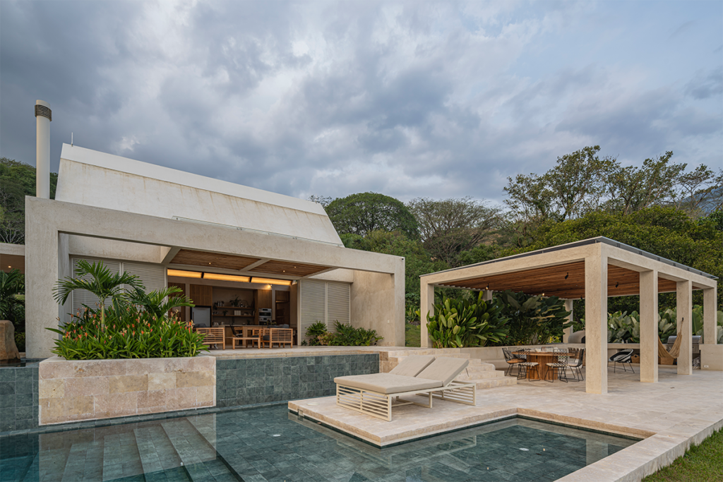 La nueva edición AXXIS: un especial sobre pisos y acabados 4 Casa La Siria Llano Arquitectos 2 La nueva edición AXXIS: un especial sobre pisos y acabados