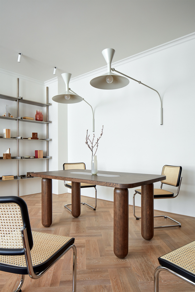 Un apartamento que celebra la simplicidad y la estética masculina 3 iva hajkova studio butchers apartment boysplaynice 3 Un apartamento que celebra la simplicidad y la estética masculina