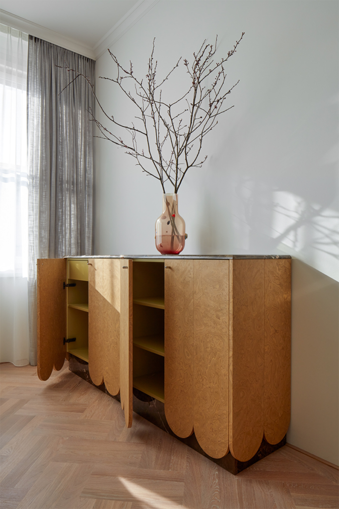 Un apartamento que celebra la simplicidad y la estética masculina 4 iva hajkova studio butchers apartment boysplaynice 4 Un apartamento que celebra la simplicidad y la estética masculina