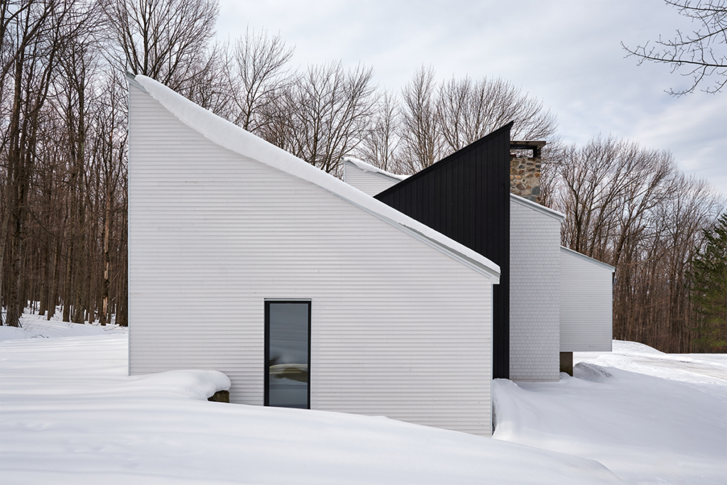 Casa Canada La Nony FAMILI 8 Una casa en la nieve que establece el equilibrio entre modernidad y patrimonio