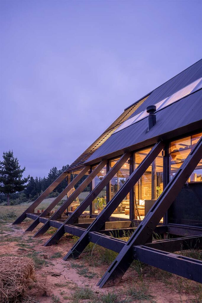 Cabana Gonzalo Rufin Arquitectos Felipe Toro 4 Esta vanguardista cabaña en Chile reinventa el concepto de refugio