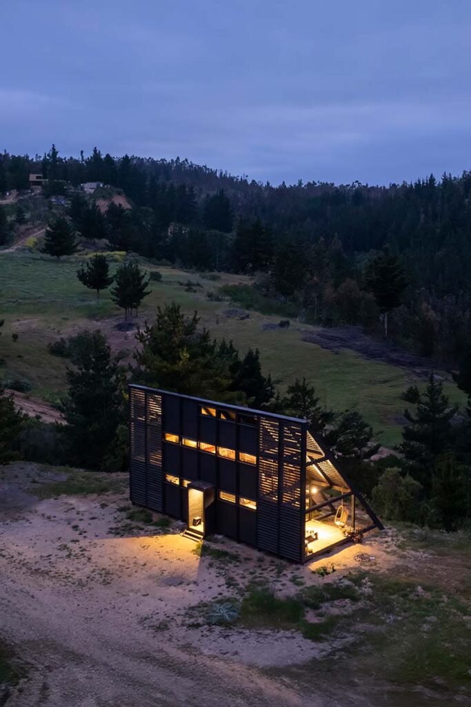 Cabana Gonzalo Rufin Arquitectos Felipe Toro 8 Esta vanguardista cabaña en Chile reinventa el concepto de refugio