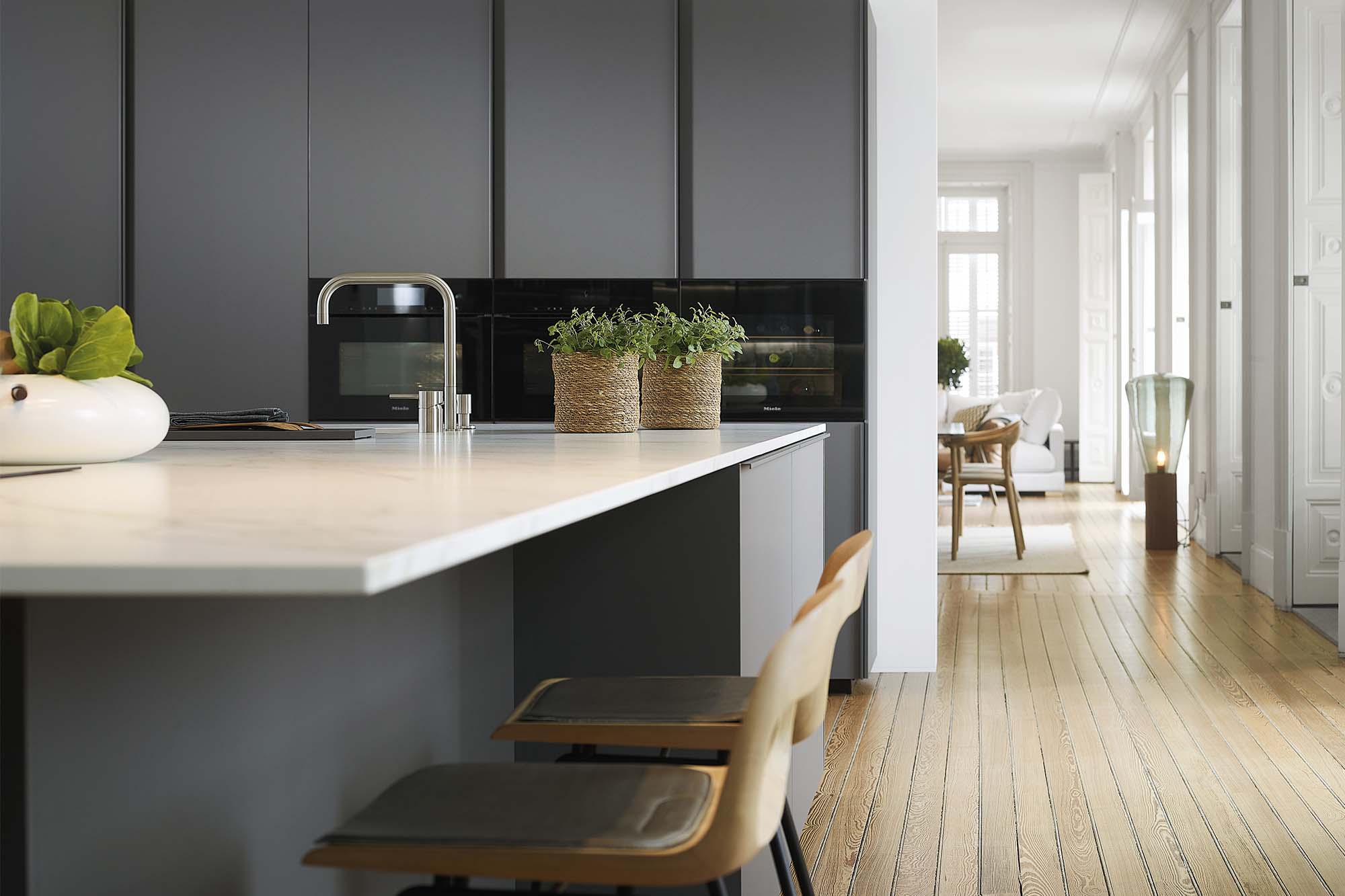 Isla central y armarios vitrina: los elementos que evocan orden y armonía en esta cocina 1 Isla central y armarios vitrina: los elementos que evocan orden y armonía en esta cocina