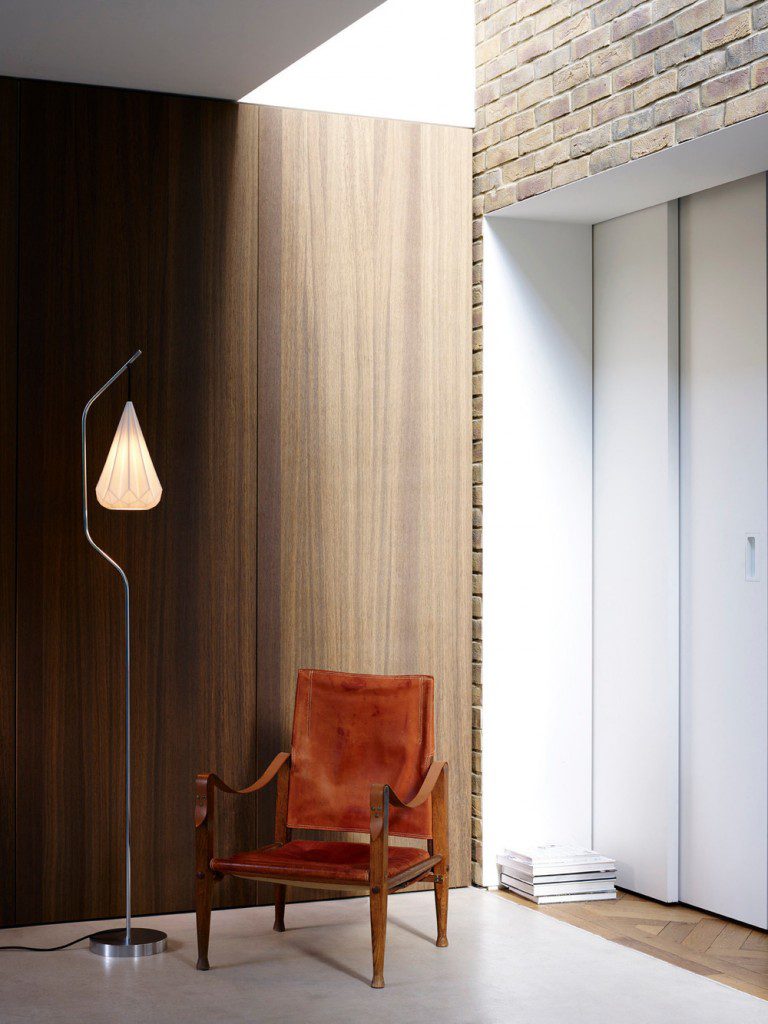 24010-preview_low_2023-1_24010_sc_v2com