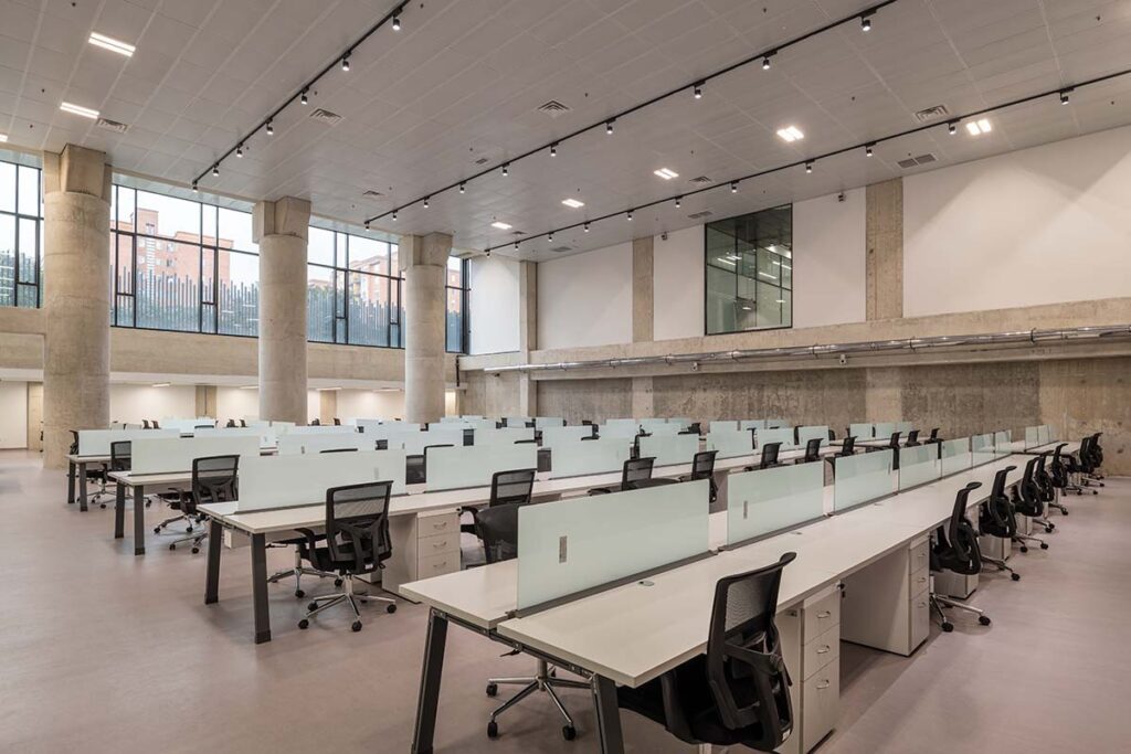 El impresionante edificio de la policía metropolitana de bogotá