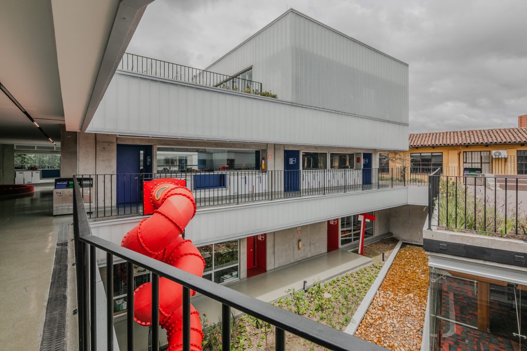 Arquitectura escolar: colegios en bogotá que brillan por sus diseños Arquitectura escolar: colegios en bogotá que brillan por sus diseños
