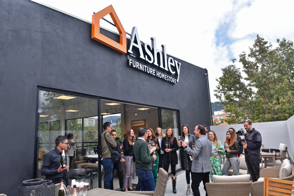 Muebles Ashley Furniture en Bogotá