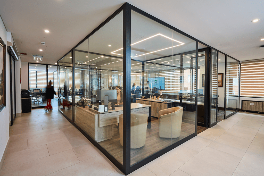 El alma del diseño de esta joyería de lujo es la luz natural