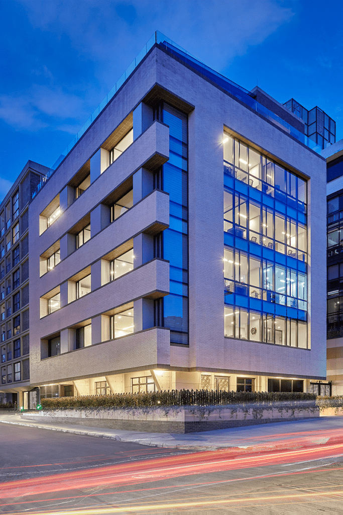 El alma del diseño de esta joyería de lujo es la luz natural