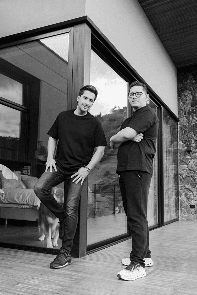 Esta sala es un diálogo tranquilo entre geografía y la arquitectura