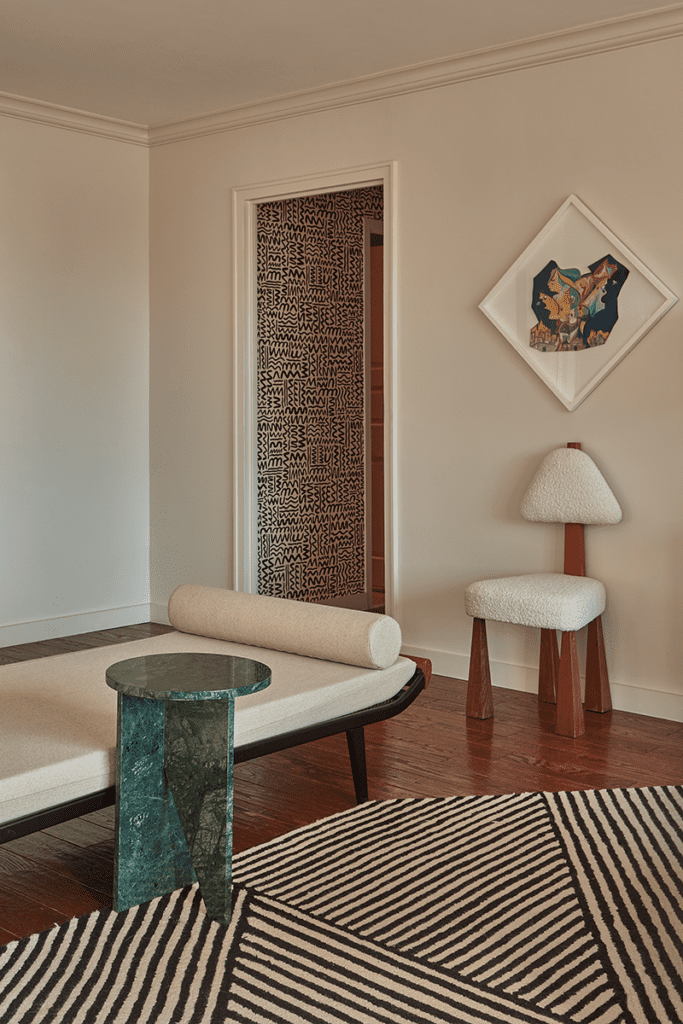 Herencia y color: el diálogo sutil de la renovación de un apartamento en nueva york