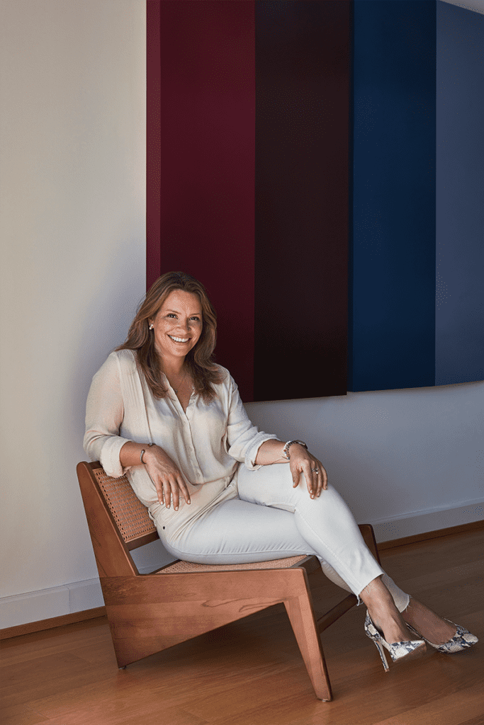 Herencia y color: el diálogo sutil de la renovación de un apartamento en nueva york