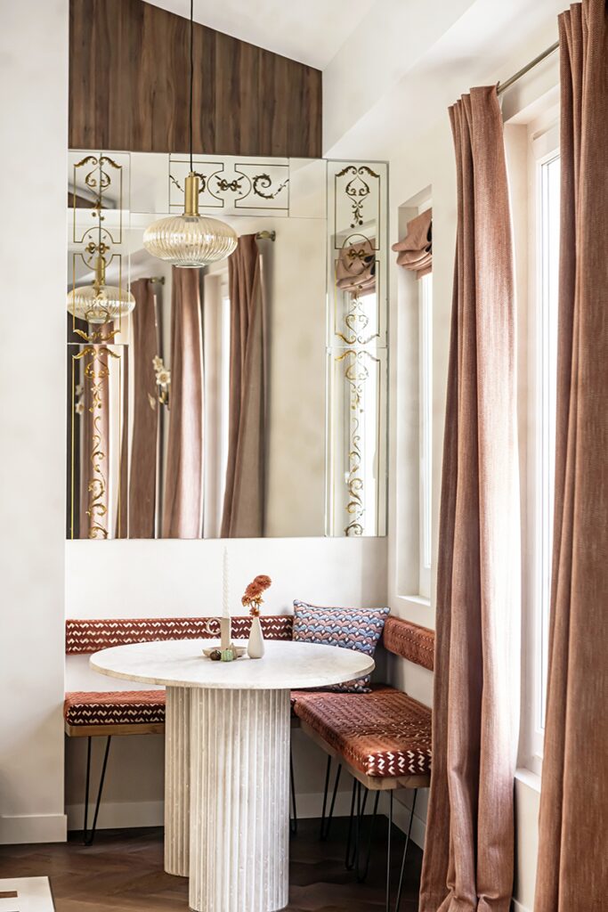 Un apartamento con un diseño parisino que combina encanto y modernidad