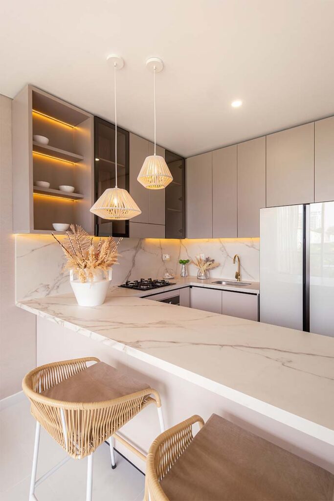 Este apartamento en el caribe colombiano gira en torno a la vista, la apertura y el confort