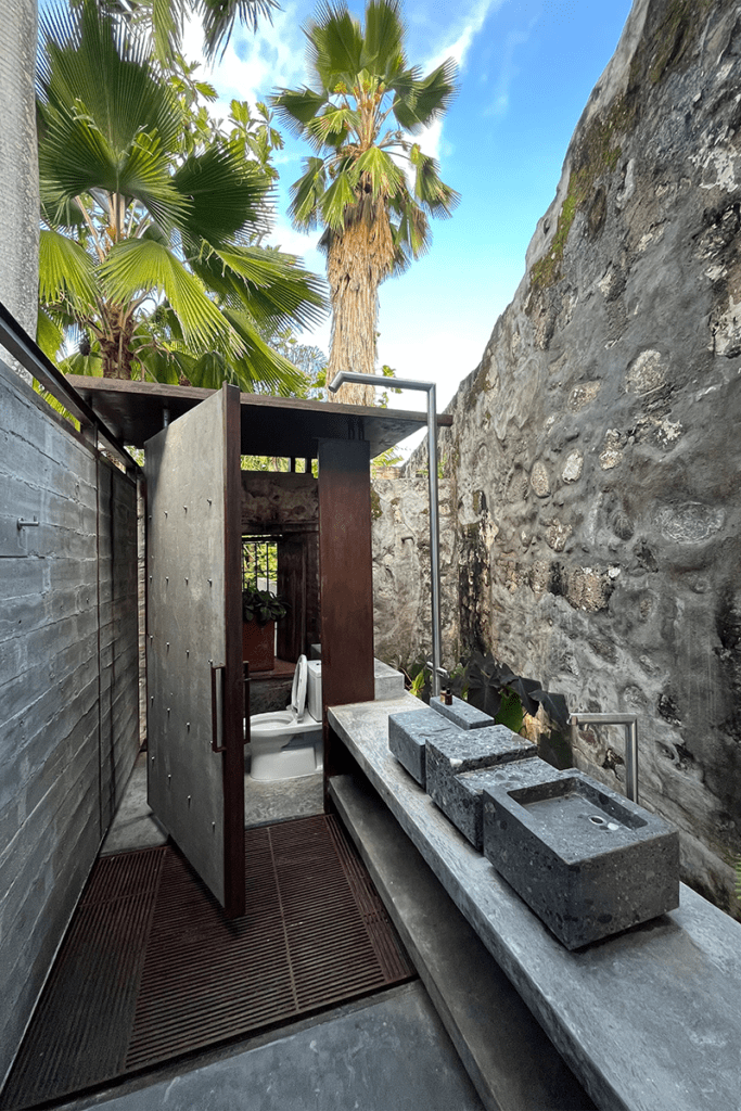 Un baño ‘que no parece un baño’ de octubre arquitectura