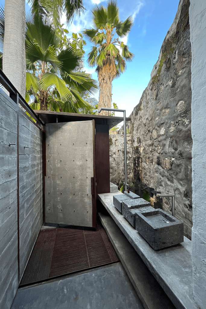 Un baño ‘que no parece un baño’ de octubre arquitectura