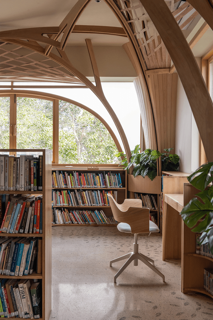 Esta biblioteca es un centro dinámico de aprendizaje y compromiso comunitario Esta biblioteca es un centro dinámico de aprendizaje y compromiso comunitario